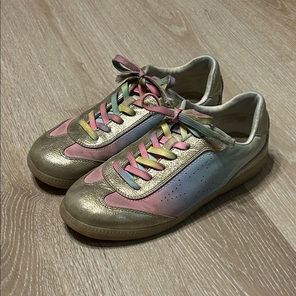 Steve Madden Girls' J-Quad Sneakers in Gold and Pastel Rainbow Colorway Sz 5